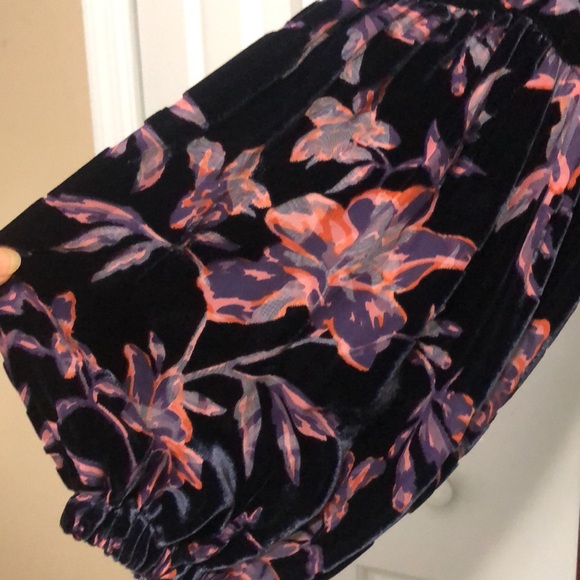 Sundance velvet top - Picture 2 of 5